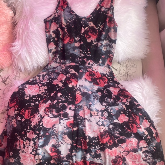 Skull and Flower Sundress - Picture 2 of 2